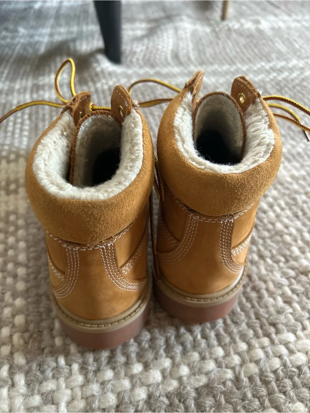 TIMBERLAND Kids Premium 6” Waterproof Boots Wheat Faux Shearling Lined Size 4